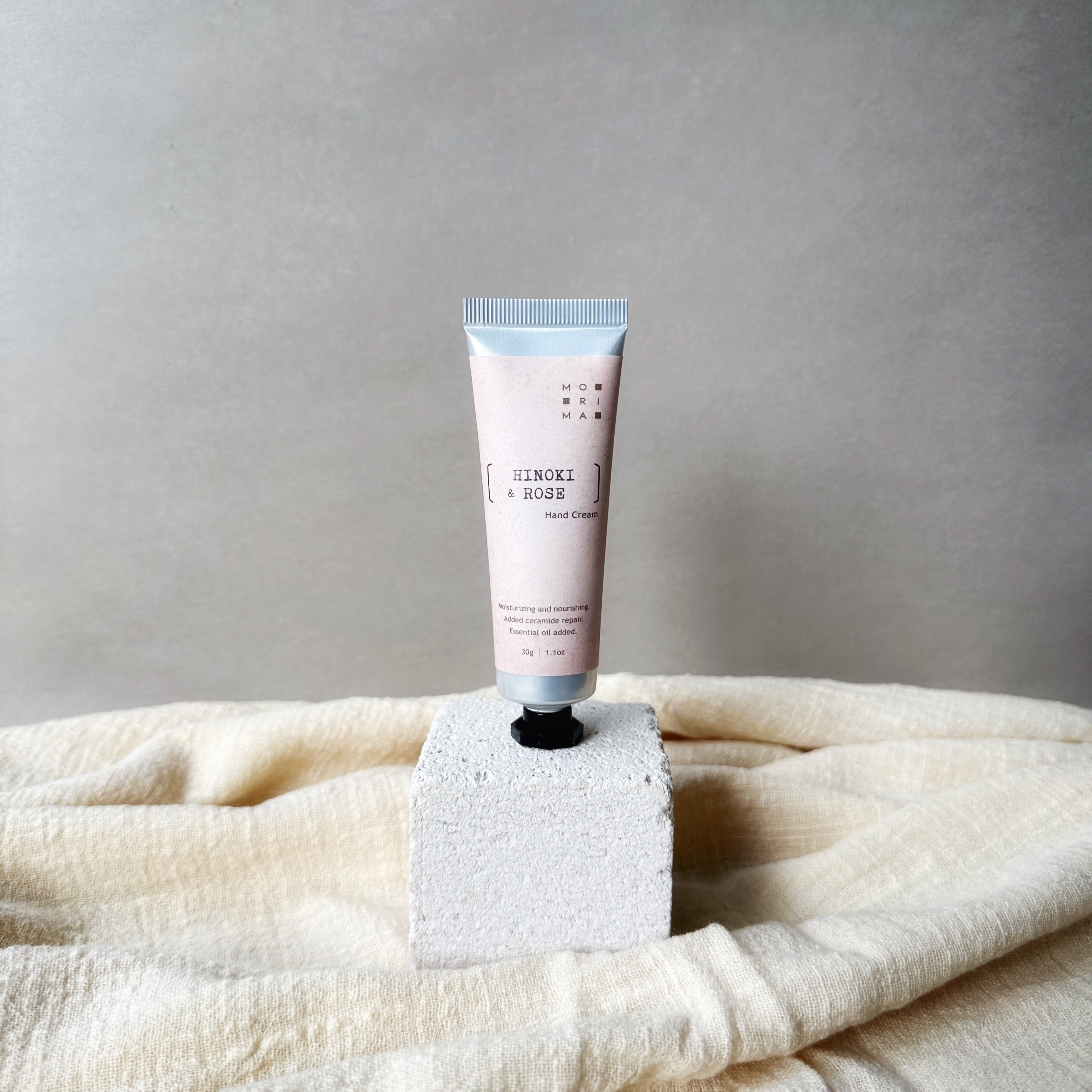 檜木與玫瑰精油護手霜｜Hinoki&Rose Insensitive Repairing Hand Cream